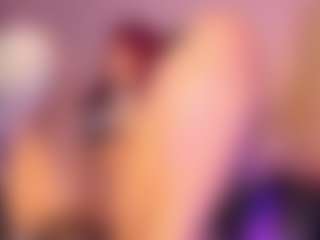 Live cam show with Jullieee - Anal on SquirtSoMuch
