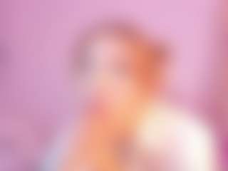 Live cam show with Jullieee - Hazel Eyes on Cam Slut