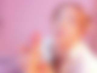 Live cam show with Jullieee - Blonde Hair on Cam Slut