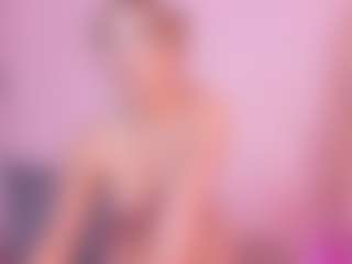 Live cam show with Jullieee - Ass To Mouth on camtv