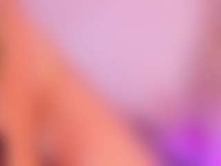 Live cam show with Jullieee - Double Penetration on Soda Cam