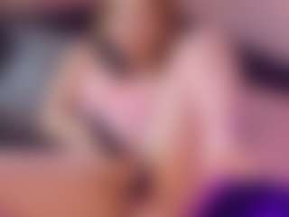 Jullieee's Live Sex Cam Show