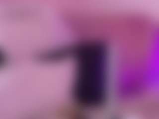Live cam show with Jullieee - Fuck Machine on alttransgirls