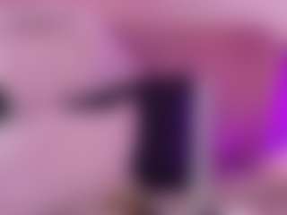 Live cam show with Jullieee - Fuck Machine on UwU Esports