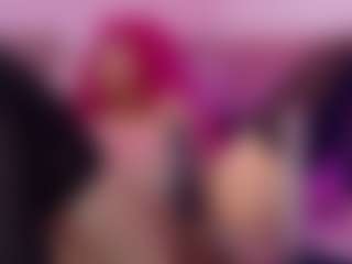 Live cam show with Jullieee - Thin on SmokeAndPoke