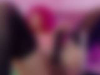 Live cam show with Jullieee - Thin on PervPlay.com
