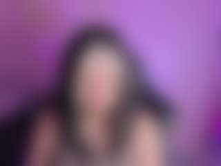 Live cam show with Jullieee - Thin on SpankPalCams