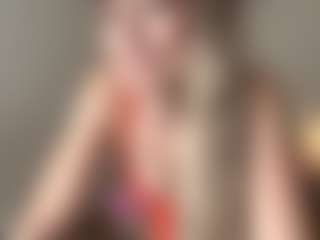 Live cam show with LennieRoggensack - Blonde Hair MILF on TeamSkeetLive