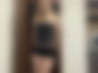 Live cam show with LioraRoux - Public on livesuperchat.net