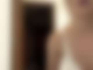 LioraRoux's Live Sex Cam Show