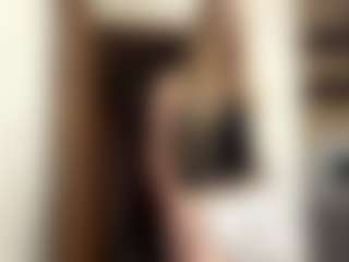 Live cam show with LioraRoux - Moaning on Camsoda