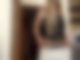 Live cam show with LioraRoux - Moaning on Camsoda