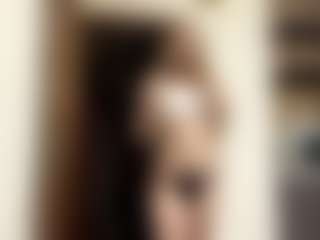 Live cam show with LioraRoux - Moaning on Camsoda