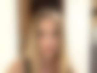 Live cam show with LioraRoux - Athletic Public on Chatstar