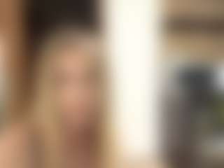 Live cam show with LioraRoux - Twerk on Free Soda