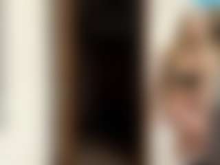Live cam show with LioraRoux - Striptease Teen (18+) on dropp.cam