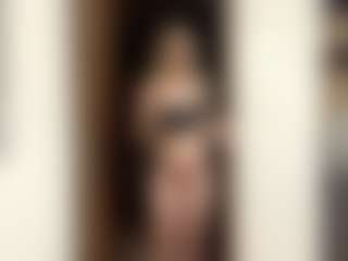 Live cam show with LioraRoux - Moaning on Camsoda