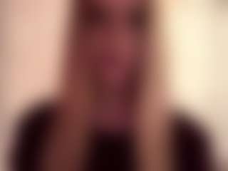 Live cam show with LioraRoux - Solo on Camsoda
