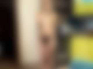 Live cam show with LioraRoux - Striptease Teen (18+) on Camming Site