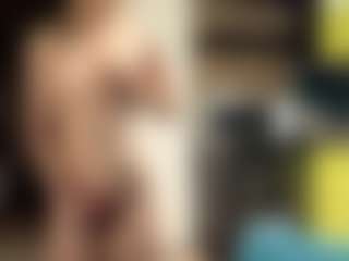 Live cam show with LioraRoux - Bedroom on Camming Site