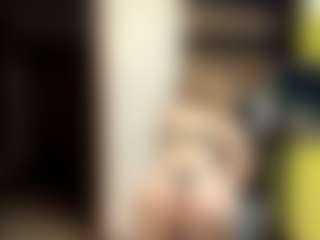 Live cam show with LioraRoux - Athletic on Lustler