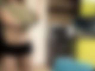 Live cam show with LioraRoux - Fingering on madthumbs