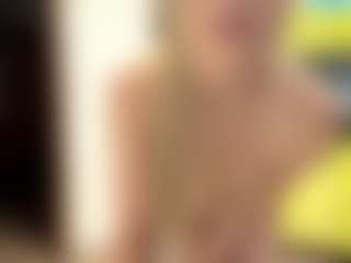 Live cam show with LioraRoux - Moaning on Camsoda