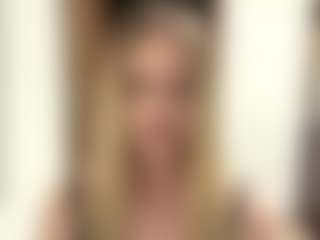 Live cam show with LioraRoux - Solo on Pornisteam.com
