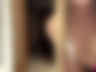 Live cam show with LioraRoux - Skinny on livesuperchat.net