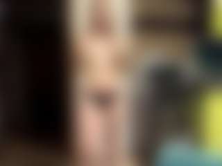 Live cam show with LioraRoux - Twerk on Dare Cams