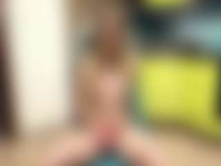 Live cam show with LioraRoux - Fingering on Cam Slut