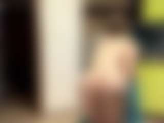 Live cam show with LioraRoux - Moaning on Camsoda