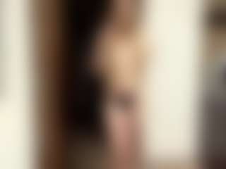 Live cam show with LioraRoux - Moaning on googirlz