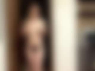 Live cam show with LioraRoux - Skinny on livesuperchat.net