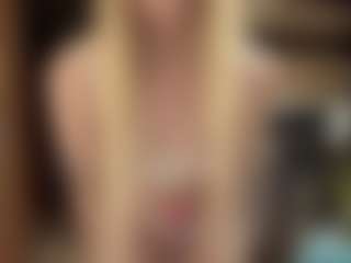 Live cam show with LioraRoux - Spank on sexylive.show