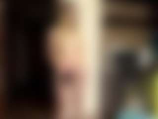 Live cam show with LioraRoux - Ass Bouncing on xDating