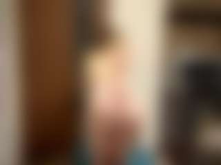Live cam show with LioraRoux - Ass Bouncing on Milfs Live