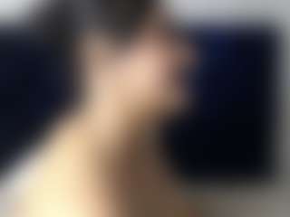 samymore14 MILF webcam performer live streaming