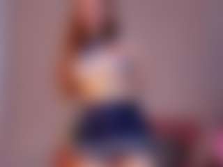 Live cam show with Sienna - Full Nudity on CamClone
