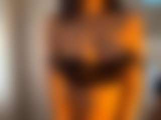 Live cam show with StephanieLaws - Flashing on sexytreat.net