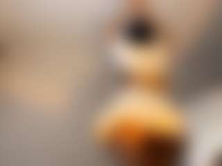 Live cam show with StephanieLaws - Fingering on Gym Cam Girls
