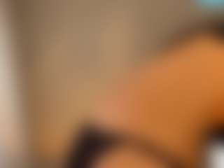 Live cam show with StephanieLaws - Upskirt on Uber Horny