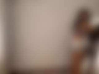 Live cam show with StephanieLaws - Cute on Fit Hotties