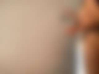 Live cam show with StephanieLaws - Fingering on SmokeAndPoke
