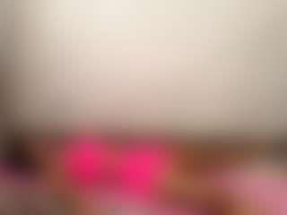 Live cam show with StephanieLaws - Erotic Dance on Gym Cam Girls