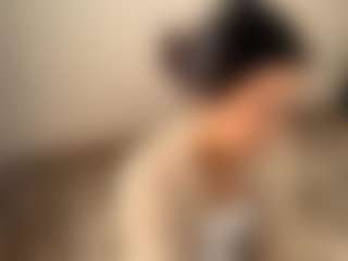 Live cam show with StephanieLaws - Upskirt on pussylord.com