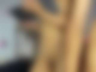 StrikeandSweet's Live Sex Cam Show