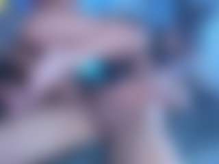 StrikeandSweet's Live Sex Cam Show