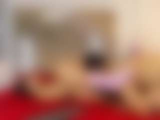 StrikeandSweet's Live Sex Cam Show
