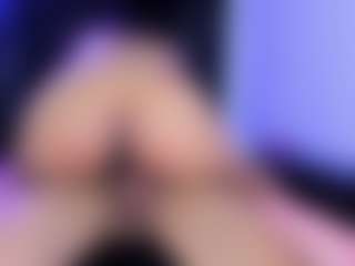 StrikeandSweet's Live Sex Cam Show